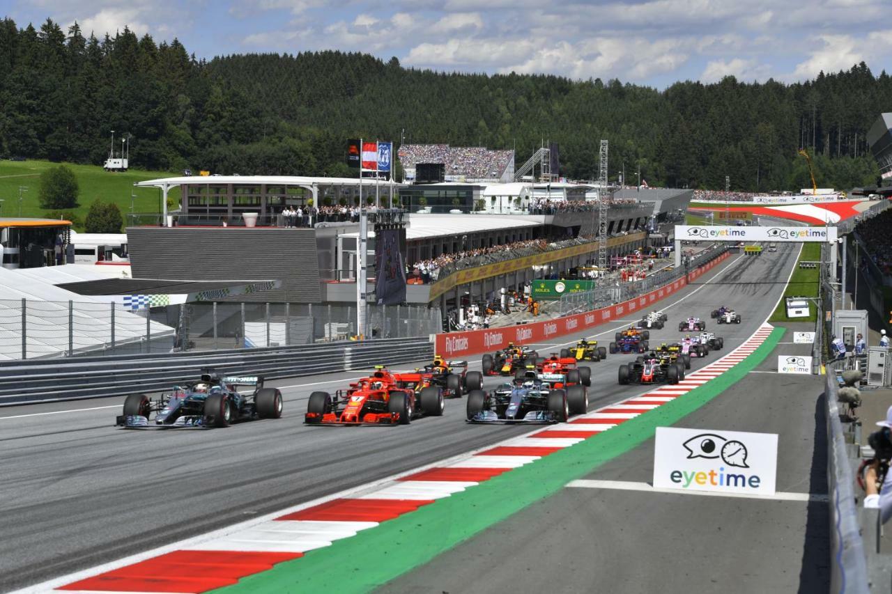 Grandprixcamp, Closest To The Red Bull Ring, Up To 4 Guests In A Tent Spielberg Bei Knittelfeld Ngoại thất bức ảnh